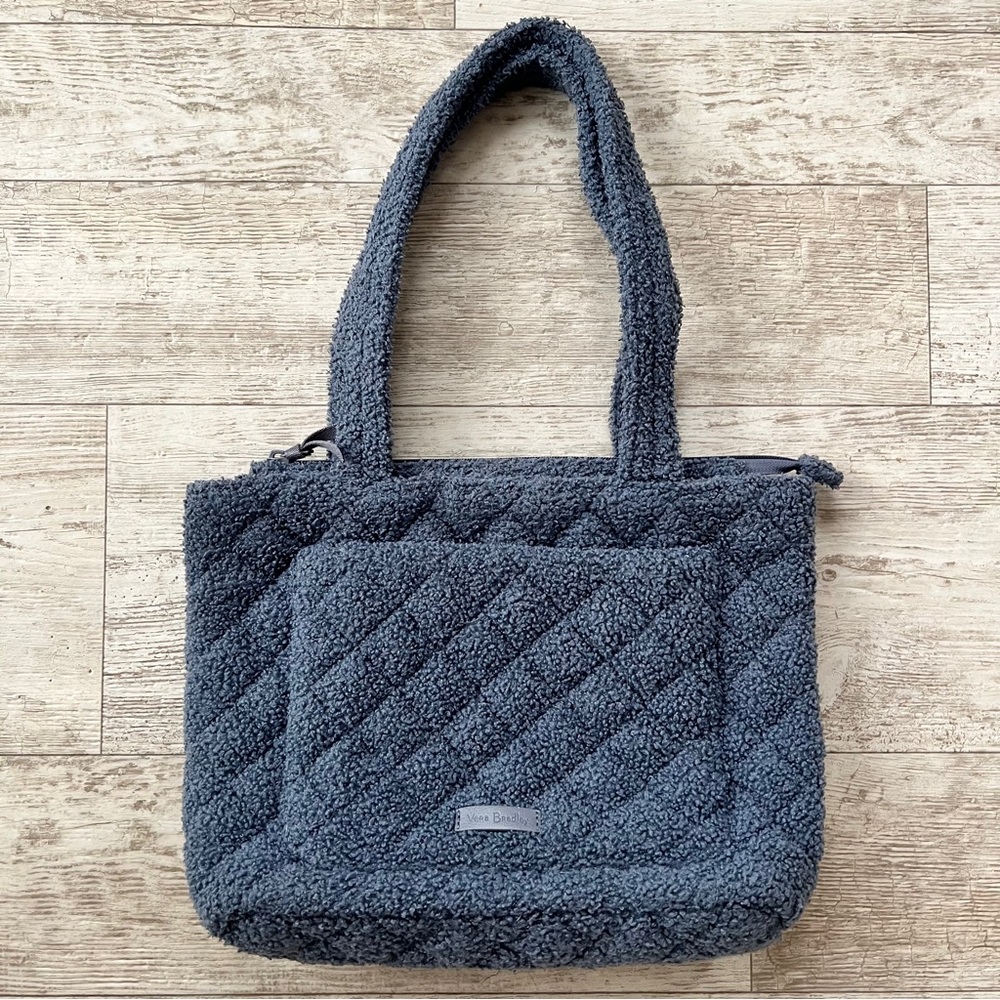 Vera Bradley Teddy
Fleece Sherpa Small Tote Bag
Thunder Blue